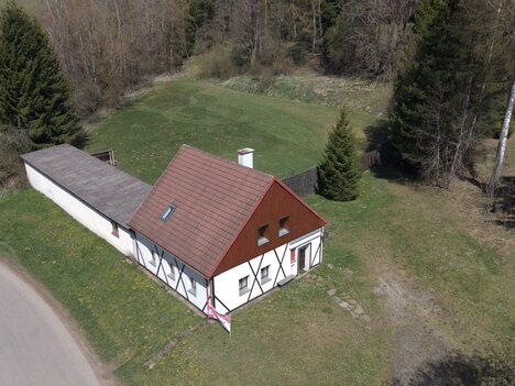 Patrový rodinný dům 3+kk s velkou terasou v klidné části Městyse Frymburk.