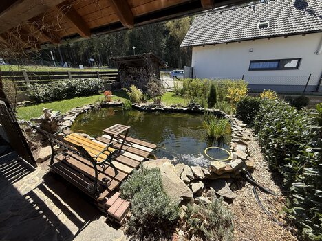 Rodinný dům s apartmánem v atraktivní lokalitě Lipna nad Vltavou.