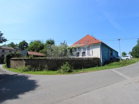 Prodej domu - zemědělské usedlosti s dílnou, 7 parkovacích míst, obec Sedlec u Českých Budějovic...