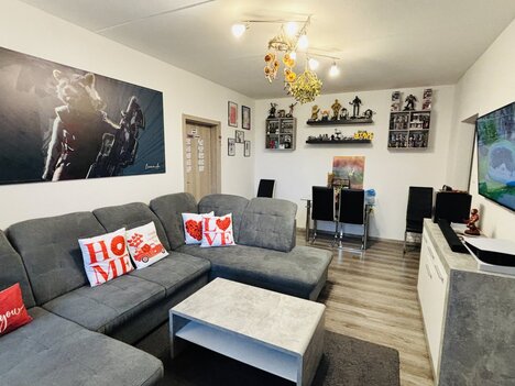 Prodej zrekonstruovaného bytu 3+1 se zasklenou lodžií, ulice J. Bendy.